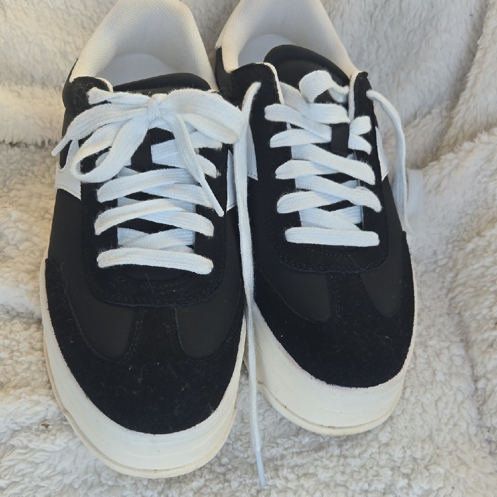 No Boundaries Black and White Men's Sneakers
